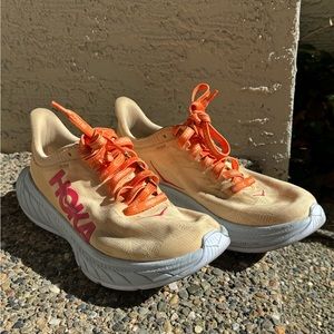 HOKA ONE ONE (orangetheory fitness shoelaces)